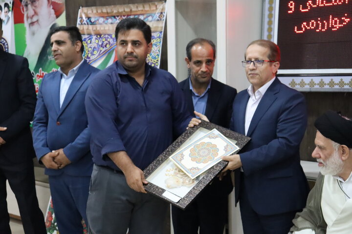 تصاویر/ تجلیل از دانش‌آموزان برگزیده دیّر در جشنواره‌های علمی