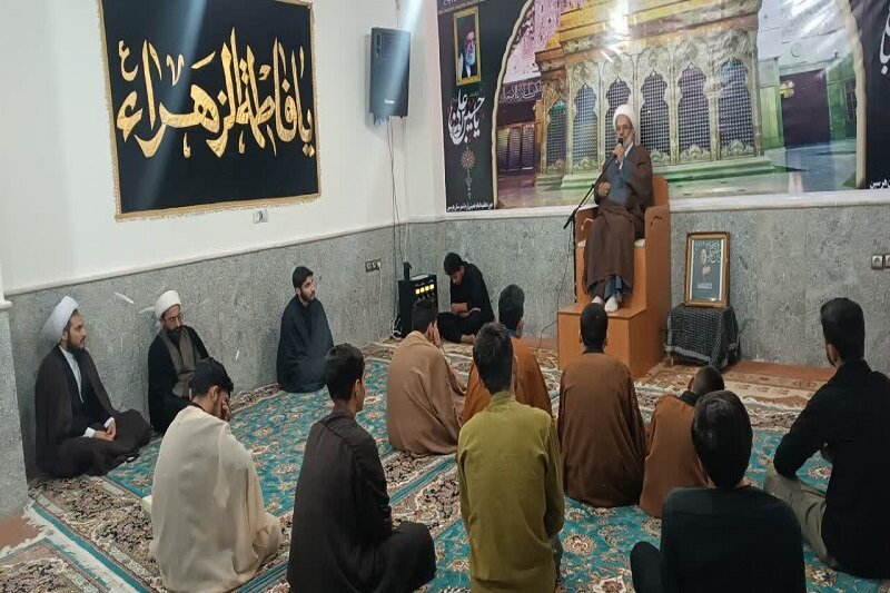 بازدید مدیر حوزه علمیه کرمانشاه از مدرسه امام خمینی(ره) هرسین + عکس