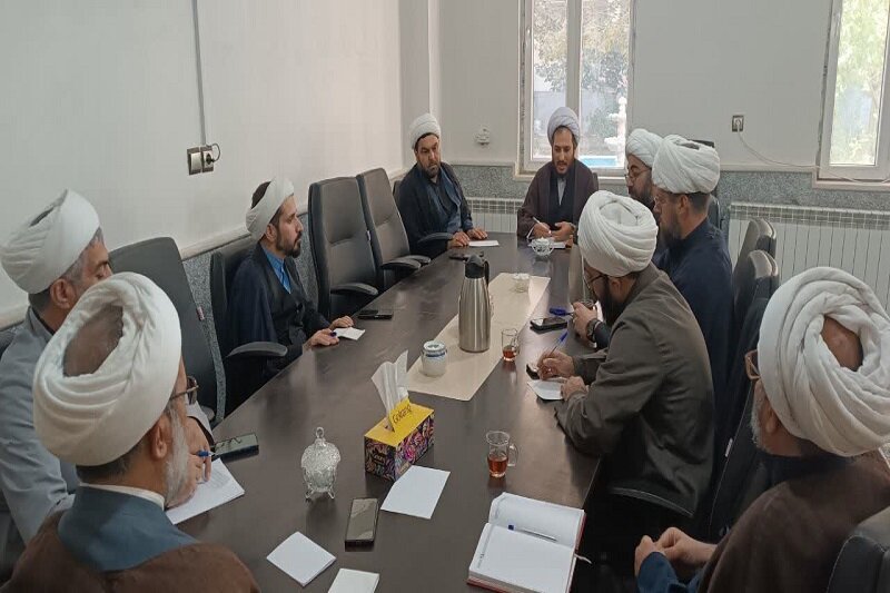 بازدید مدیر حوزه علمیه کرمانشاه از مدرسه امام خمینی(ره) هرسین + عکس