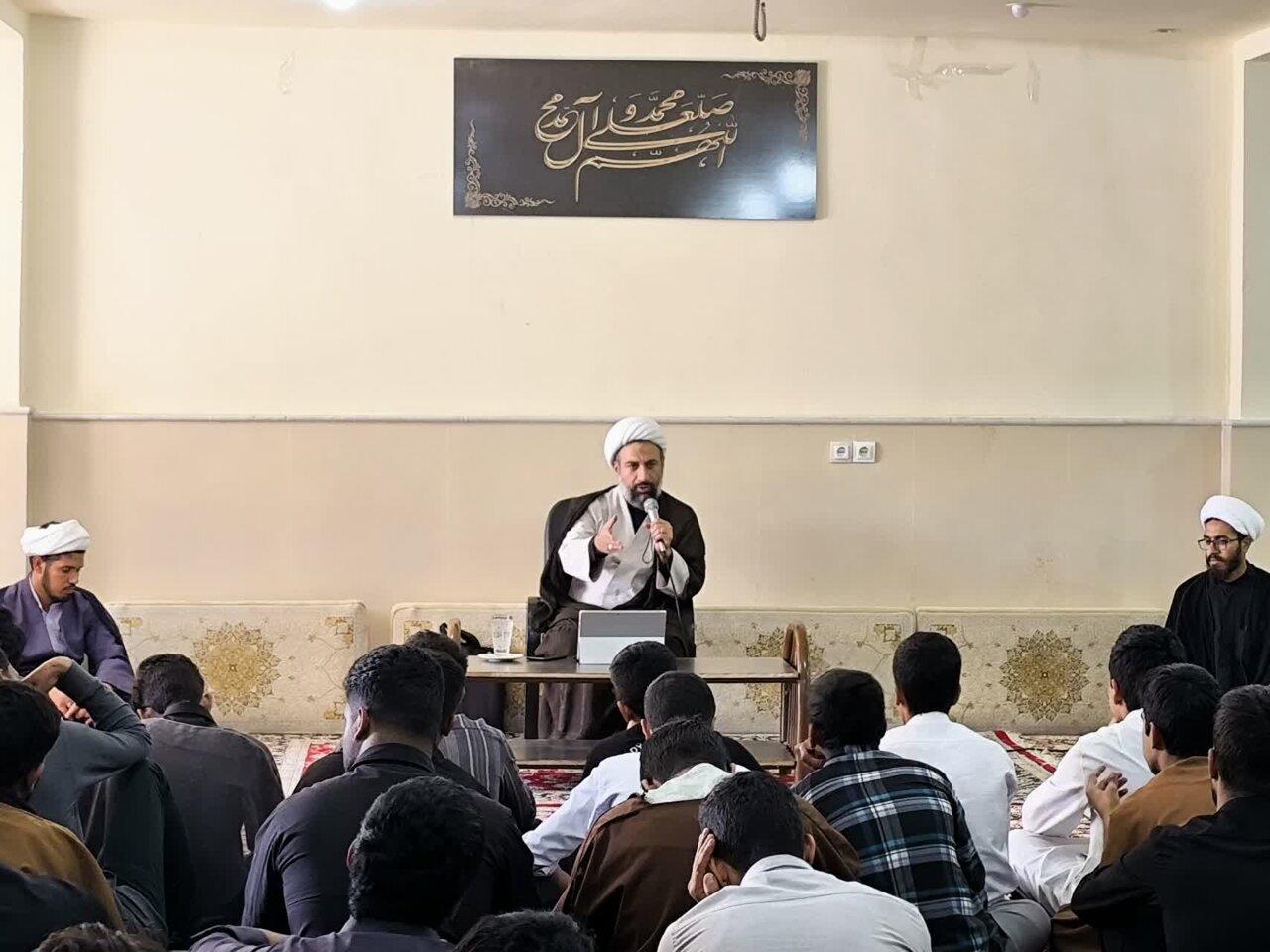 توکل بر خداوند، رمز عبور از مشکلات است+تصاویر