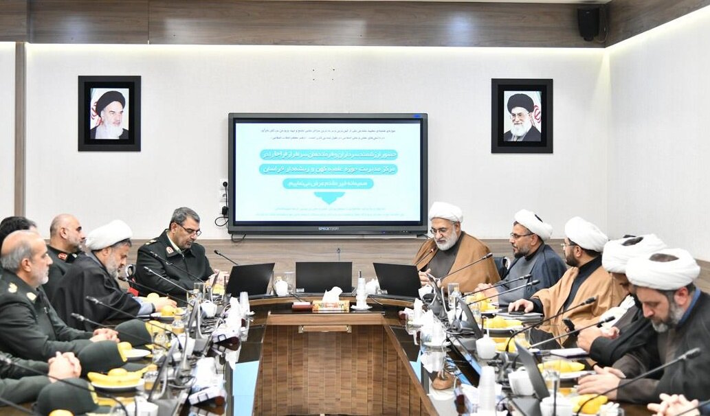 ترکیب اقتدار و رأفت؛ هنر نیروی انتظامی در تأمین امنیت کشور است