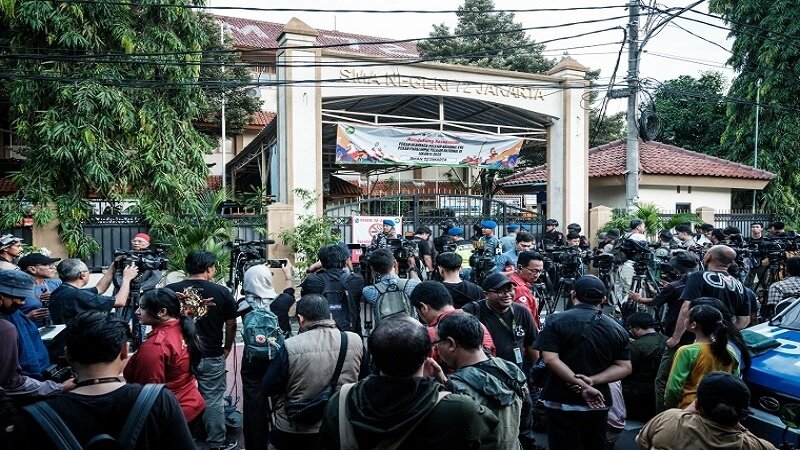 ইন্দোনেশিয়ায় সন্ত্রাসী হামলা, বিস্ফোরণে ডজনখানেক স্কুলশিক্ষার্থী আহত