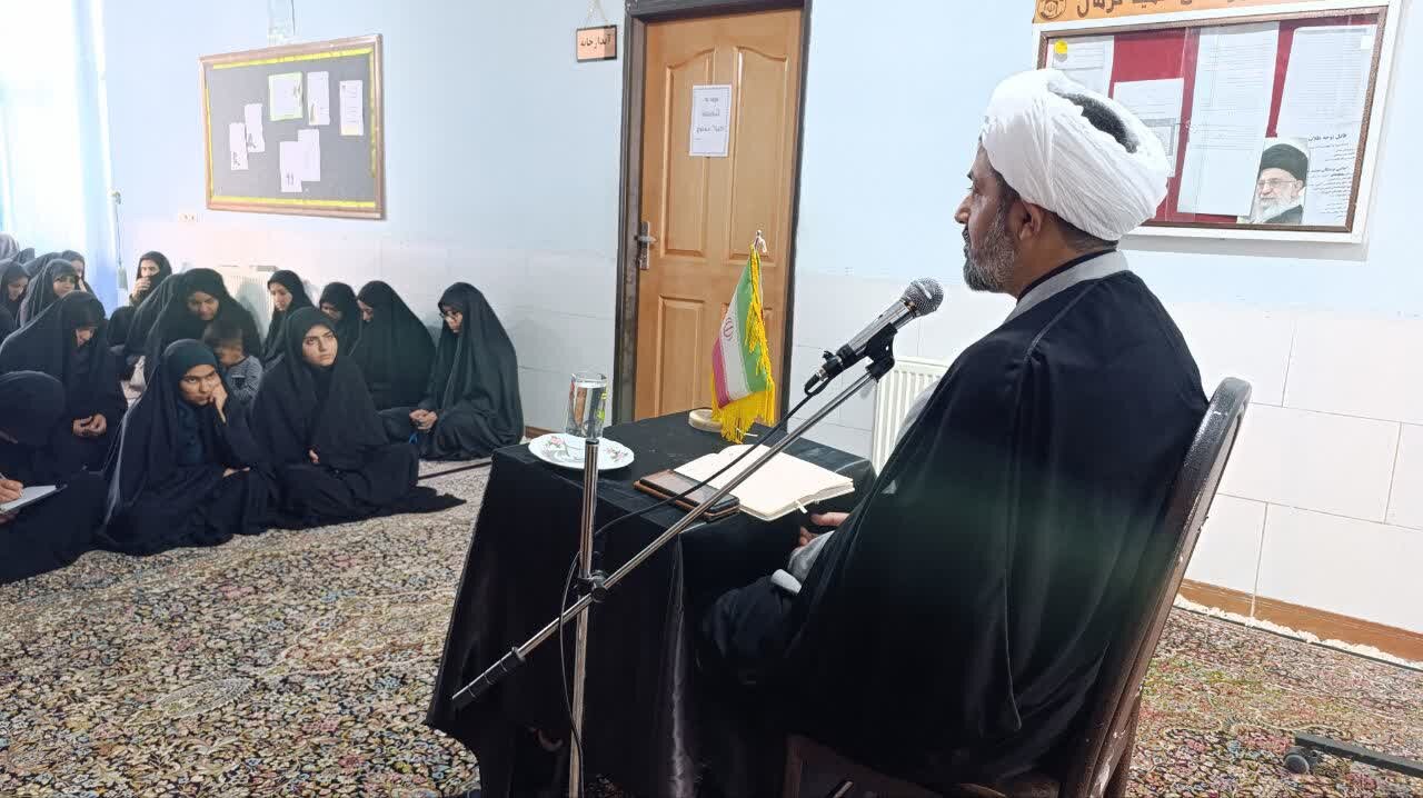 نشست علمی مدرسه علمیه الزهرا بم