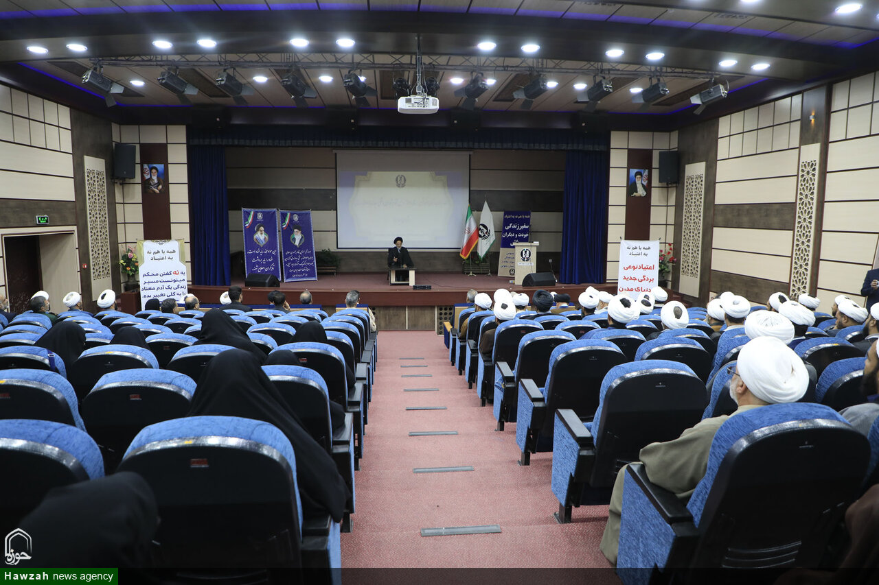 استعمار در پی نابودی نخبگان ایران است