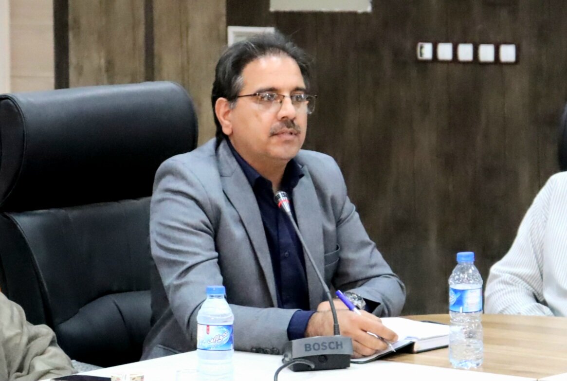 برگزیدگان جشنواره‌های نوجوان خوارزمی و جابربن حیان در شهرستان دیر تجلیل شدند