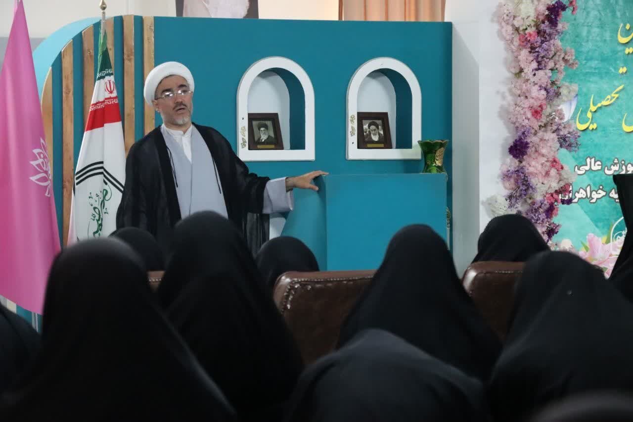 صحیفه سجادیه مدرسه طهارت روح است