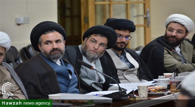 بازنگری رشته‌های علمی و پایان‌نامه‌های حوزوی براساس اولویت‌های نظام اسلامی سامان یابد