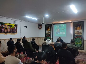 برگزاری نشست آموزشی سواد رسانه‌ای در مدرسه علمیه امام خمینی(ره) نهاوند+تصاویر