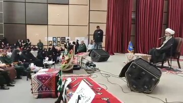 فیلم | برشی از سخنرانی امام جمعه بوشهر در همایش زنان لَرده