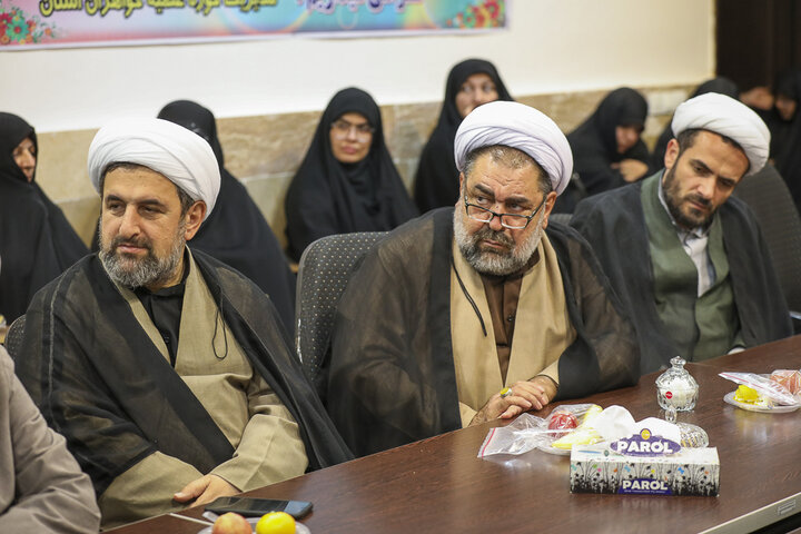 تصاویر /  جلسه هیئت امنای حوزه علمیه خواهران استان قزوین با حضور امام جمعه قزوین