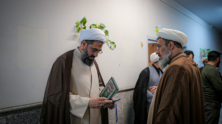 تصاویر/نشست بررسی راهکارهای توسعه منابع پایدار حوزه علمیه استان همدان