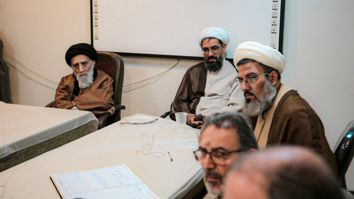 تصاویر/نشست بررسی راهکارهای توسعه منابع پایدار حوزه علمیه استان همدان