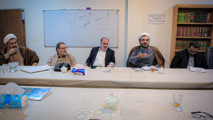 تصاویر/نشست بررسی راهکارهای توسعه منابع پایدار حوزه علمیه استان همدان