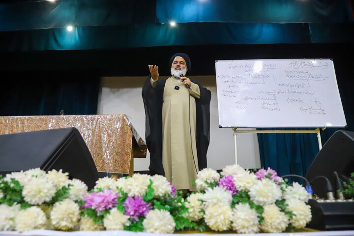 تصاویر/ برگزاری همایش معلم تمدن‌ساز با محوریت ارتباط مؤثر با نوجوان