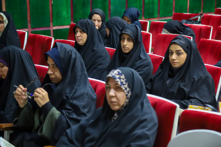 تصاویر/ برگزاری همایش معلم تمدن‌ساز با محوریت ارتباط مؤثر با نوجوان