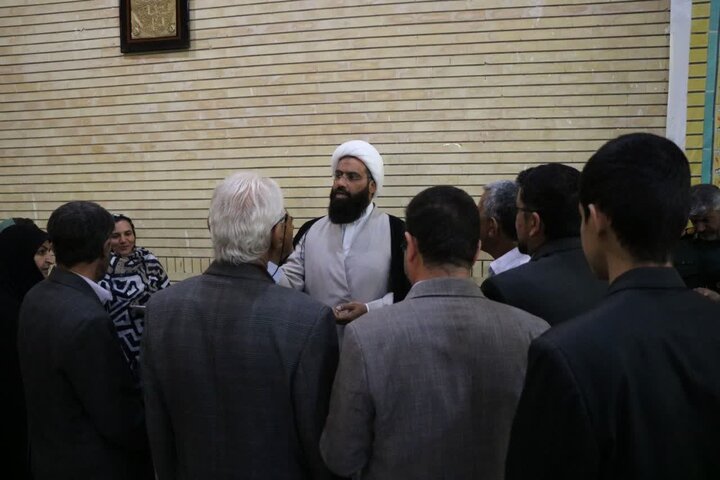 تصاویر/دیدار امام جمعه شهرستان دهلران با  مردم بخش زرین آباد