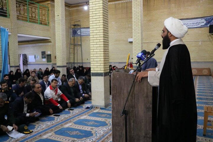 تصاویر/دیدار امام جمعه شهرستان دهلران با  مردم بخش زرین آباد