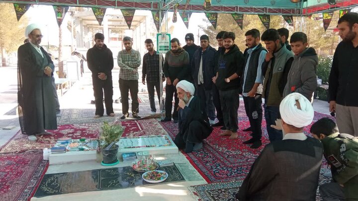 تصاویر/ اردوی طلاب مدرسه علمیه آیت‌الله مدنی کاشانی(ره) به منطقه کویری ابوزیدآیاد