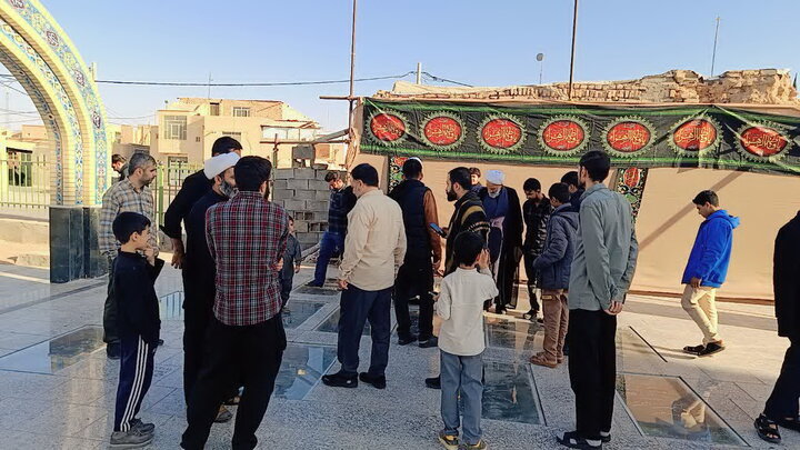 تصاویر/ اردوی طلاب مدرسه علمیه آیت‌الله مدنی کاشانی(ره) به منطقه کویری ابوزیدآیاد