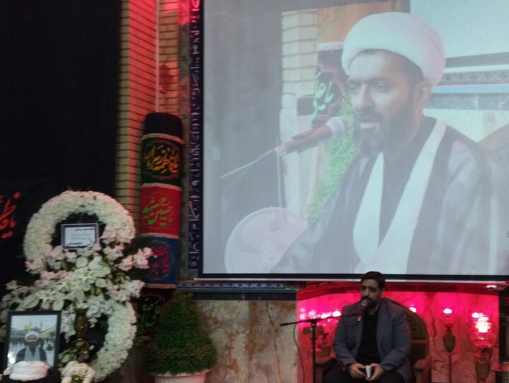 تصاویر/ روضه خوانی سیدمجید بنی فاطمه در مراسم ترحیم امام جماعت مسجد الصادق(ع)