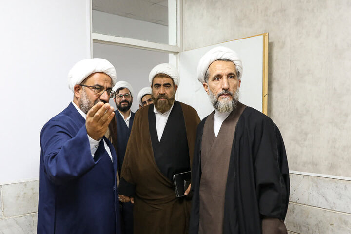 تصاویر / بازدید امام جمعه قزوین از مرکز مشاوره سماح حوزه علمیه قزوین