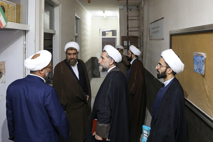 تصاویر / بازدید امام جمعه قزوین از مرکز مشاوره سماح حوزه علمیه قزوین