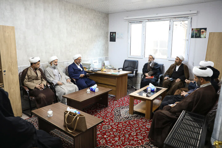 تصاویر / بازدید امام جمعه قزوین از مرکز مشاوره سماح حوزه علمیه قزوین