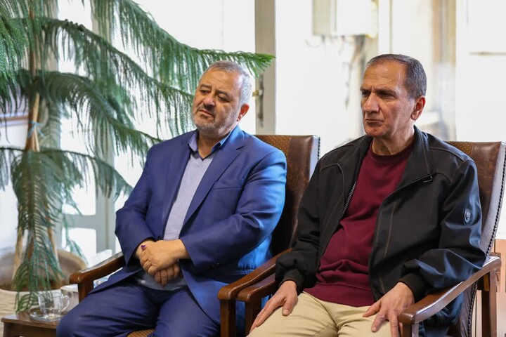 تصاویر |دیدار اعضای مؤسسه ادبی حکیم نظامی تبریز با امام جمعه تبریز