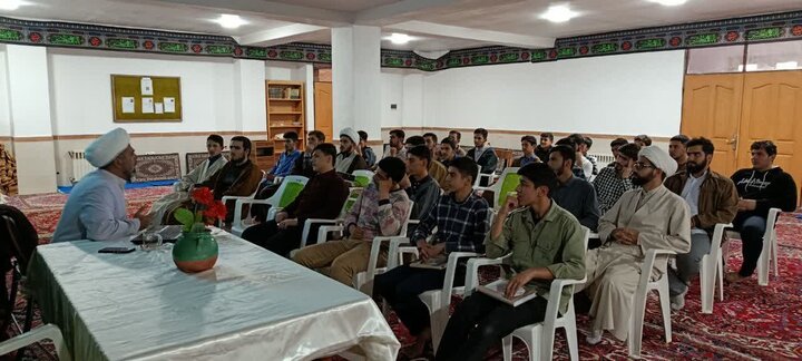 تصاویر/ کارگاه آموزش ذبح شرعی در مدرسه علمیه امام خمینی (ره) خوی