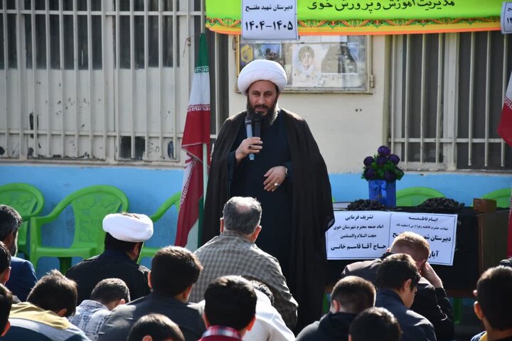 تصاویر/ حضور امام جمعه شهرستان خوی در جمع دانش آموزان دبیرستان مفتح