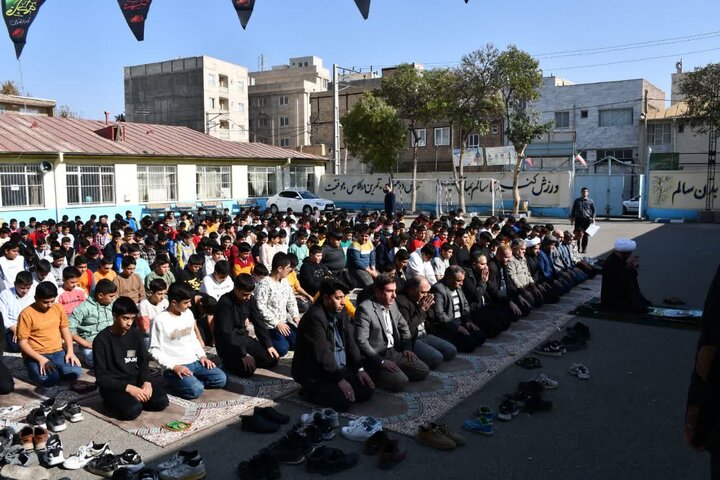تصاویر/ حضور امام جمعه شهرستان خوی در جمع دانش آموزان دبیرستان مفتح