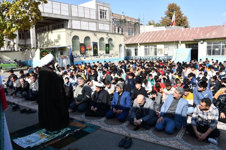 تصاویر/ حضور امام جمعه شهرستان خوی در جمع دانش آموزان دبیرستان مفتح