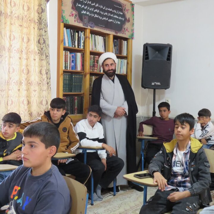 تصاویر/  اردوی شبی در حوزه علمیه ویژه دانش اموزان سلماس