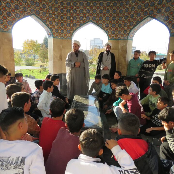 تصاویر/  اردوی شبی در حوزه علمیه ویژه دانش اموزان سلماس