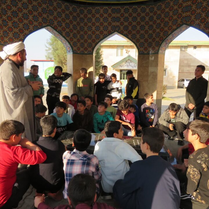 تصاویر/  اردوی شبی در حوزه علمیه ویژه دانش اموزان سلماس