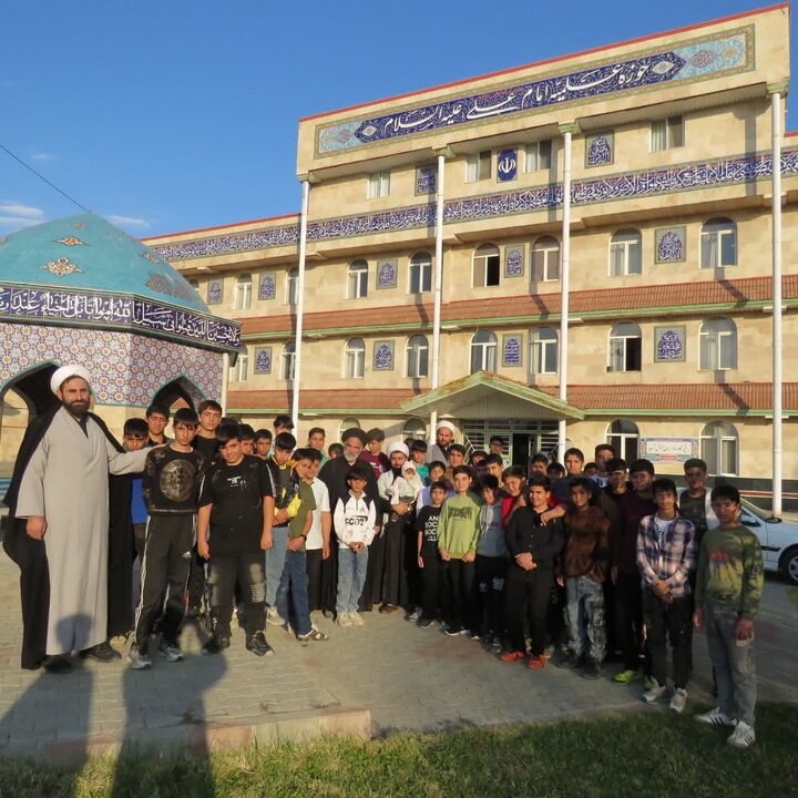 تصاویر/  اردوی شبی در حوزه علمیه ویژه دانش اموزان سلماس