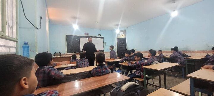 تصاویر/گزارش تصویری از فعالیت طلاب و روحانیون مدرسه علمیه ولی عصر(عج)‌اهواز در ایام فاطمیه