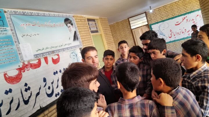 تصاویر/گزارش تصویری از فعالیت طلاب و روحانیون مدرسه علمیه ولی عصر(عج)‌اهواز در ایام فاطمیه