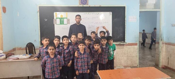 تصاویر/گزارش تصویری از فعالیت طلاب و روحانیون مدرسه علمیه ولی عصر(عج)‌اهواز در ایام فاطمیه