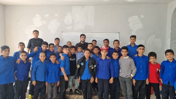 تصاویر/گزارش تصویری از فعالیت طلاب و روحانیون مدرسه علمیه ولی عصر(عج)‌اهواز در ایام فاطمیه