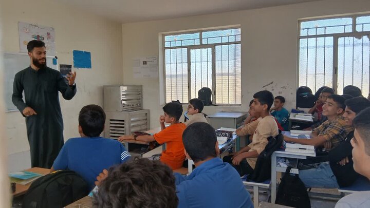 تصاویر/گزارش تصویری از فعالیت طلاب و روحانیون مدرسه علمیه ولی عصر(عج)‌اهواز در ایام فاطمیه