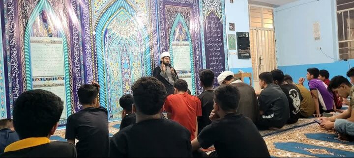 تصاویر/گزارش تصویری از فعالیت طلاب و روحانیون مدرسه علمیه ولی عصر(عج)‌اهواز در ایام فاطمیه