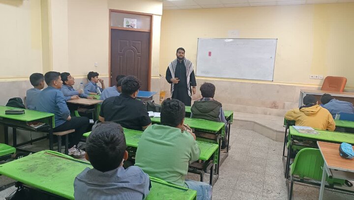 تصاویر/گزارش تصویری از فعالیت طلاب و روحانیون مدرسه علمیه ولی عصر(عج)‌اهواز در ایام فاطمیه