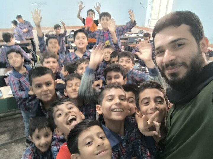 تصاویر/گزارش تصویری از فعالیت طلاب و روحانیون مدرسه علمیه ولی عصر(عج)‌اهواز در ایام فاطمیه