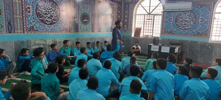تصاویر/گزارش تصویری از فعالیت طلاب و روحانیون مدرسه علمیه ولی عصر(عج)‌اهواز در ایام فاطمیه
