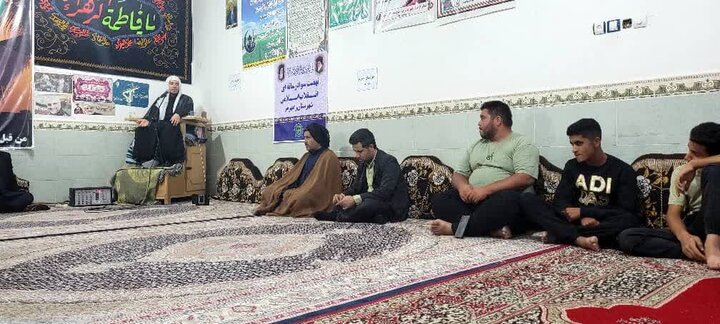 تصاویر/گزارش تصویری از فعالیت طلاب و روحانیون مدرسه علمیه ولی عصر(عج)‌اهواز در ایام فاطمیه