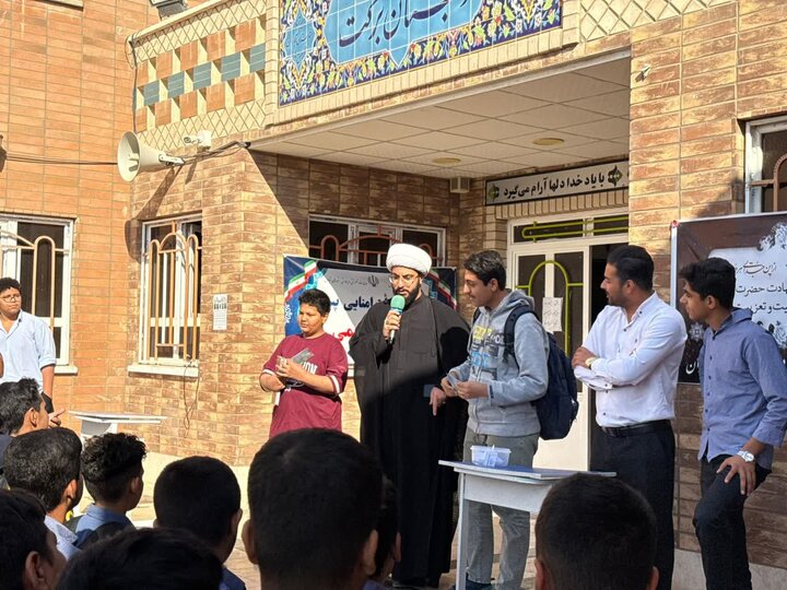 تصاویر/گزارش تصویری از فعالیت طلاب و روحانیون مدرسه علمیه ولی عصر(عج)‌اهواز در ایام فاطمیه