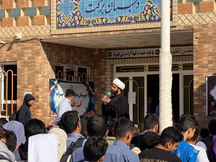 تصاویر/گزارش تصویری از فعالیت طلاب و روحانیون مدرسه علمیه ولی عصر(عج)‌اهواز در ایام فاطمیه