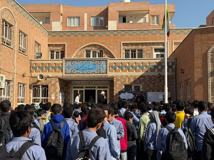 تصاویر/گزارش تصویری از فعالیت طلاب و روحانیون مدرسه علمیه ولی عصر(عج)‌اهواز در ایام فاطمیه