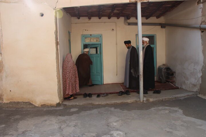 تصاویر/ عیادت و سرکشی مسئولین مرکز خدمات حوزه علمیه آذربایجان غربی از روحانیون معمر شهرستان خوی